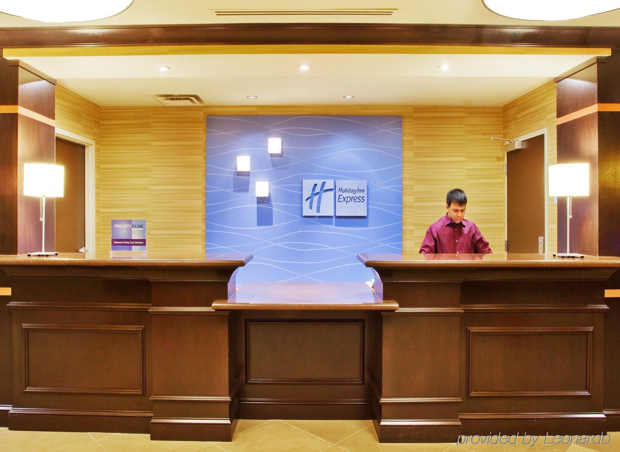 ฮอลิเดย์ อินน์ เอ็กซ์เพรส โฮเต็ล แอนด์ สวีท โรม-อีสต์ ภายใน รูปภาพ